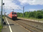 Die 152 013 durchfuhr am 11.6.10 mit einem gemischtem Gterzug den Bahnhof Gundelsdorf.