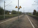 152 044 der Railion durchfuhr am 2.10.10 mit einem Flachwagenzug den Bahnhof Stockheim(Oberfr) Richtung Kronach.