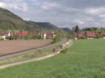 152 142 mit einem Murrbahn-Umleiter am 29.4.2017 bei Schleißweiler.