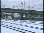 Durchfahrt einer 185 mit einem GZ durch das Gtergleis im Bahnhof Hamburg-Harburg am 30.1.