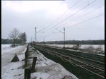 Eine 185 fuhr mit Sattelaufleger durhc ein kleines rtchen bei Lneburg am 20.2.