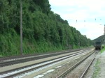 185 343 mit einem KLV Richtung Deutschland am 14.07.2012 bei der Durchfahrt in Wernstein am Inn.