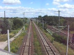 185 379 zieht am 28.07.09 einen Gterzug durch Holzweissig Richtung Leipzig.