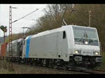 Dieses Video ist allein Murphy gewidmet. 185 678-0 mit 185 544-4 und Containerzug in Fahrtrichtung Sden zwischen Friedland(HAN) und Eichenberg fuhren mir am 10.04.2010 den aus Sden kommenden Sonderzug mit 103 zu. Zu sehen ist er noch gegen Ende des Films durch die Containerlcken :)