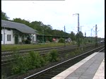 Die im Auftrag der ITL fahrende 185 502 fuhr mit hohen Tempo mit einem GZ durch den Bahnhof Rotenburg/Wmme am 12.6.