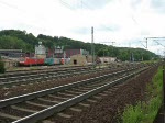 Die 185 563-4 der Rail4Chem mit einem getreidezug in Fahrtrichtung Erfurt.