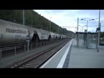 Am Abend des 19.10.2011 durcheilt die 185 517 den Bahnhof Bad Schandau.