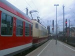 vllig bberraschen kam 103 235-8 mit eimem lerreise zug in den klner hbf gefahren. hier der zug bei der ausfahrt