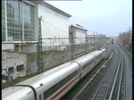Der TEE gezogen von 103 184-4 kam am 27.3 von der Abstellanlage Langenfelde an den Hamburger Messehallen vorbei gefahren um die Fahrgste im Hamburger HBF einzusammel und zurck nach Kln zu fahren.