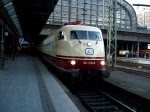 Wieder einmal die 103 235-8 mit dem TEE 79801  Diplomat  nach Kln Hauptbahnhof hier bei der Abfahrt, Gru an den Tf ;-)