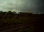 Glck mu man haben.
Dieses Video zeigt die 103 184-8 mit dem TEE Rheingold wrend der Fahrt von der Seite und von oben. Auf genommen in einer fahrenden S-Bahn.
(12.07.2008) 7:24Uhr.