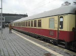 103 184-8 mit TEE 91304 von Bonn Hbf nach Lbeck Hbf fhrt rckwrtz aus dem Bf ins Lbecker Bw und wartrt dort bis er um 17:44 Uhr den Rckweg Richtung Bonn Hbf antreten kann. Das Video entstand am 20.12.08 in Lbeck Hbf. 

