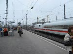 Die 103 245-7 bei ihrer Ankunft mit dem IC 73943 aus Nrnberg im HBF Mnchen. Nachdem die Wagen aus dem Gleis gezogen worden sind, macht sie sich auch schon direkt wieder auf den Weg zur nchsten Aufgabe. 20.12.2008