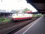 Die Baureihe 103 222-6 mit einem Messzug am 11.05.2009 im Hamburger Hauptbahnhof.