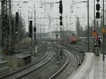Elektrisch zum Weihnachtsmarkt nach Bremen am 03.12.2011 (Veranstalter ist Arbeitsgemeinschaft Westfalendampf)    BR 103 222-6, Einfahrt Pnktlich um 11:38 Uhr im Bremer HBF auf Gleis 6    
