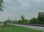 103 184 mit einem TEE nach Wien am 01.05.2011 bei Langenisarhofen.