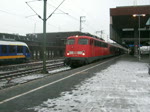 110 417-3 mit RE4 von Dsseldorf Hbf nach Aachen Hbf der Ausfahrt im Dsseldorfer Hbf(12.02.10)
