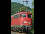 110 438-9 bringt ihren abendlichen RE zurck nach Bebra aus Frankfurt. Aufgenommen am 07.07.2010 bei Mecklar.