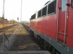 110 473 verlsst mit dem Sonderzug aus Hannover den Hbf Halle(S) und bringt ihn in die Abstellgruppe nach Halle-Nietleben.