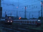 Eine BR 110 rangiert zunchst im Dortmunder Hauptbahnhof, dann verlsst IC 2352 von Berlin Sdkreuz den Bahnhof zur Fahrt nach Kln Hauptbahnhof.