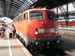 Die 110 376-1 mit einem RE9 Verstärker ab Köln HBF nach Siegen bei der Ausfahrt am 07.08.2008