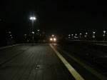 Eine Regionalbahn mit zahlreichen glcklichen Werder Fans (5:0 gegen Frankfurt), von denen es in Oldenburg leider sehr viele gibt, fhrt am 29.11.2008 in den Oldenburger Hbf auf Gleis 2 ein.