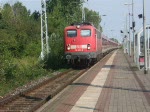 110 231-8 mit DZ2781 von Warnemnde nach Berlin-Ostbahnhof bei der Durchfahrt im Bahnhof Rostock-Bramow.(02.08.09)