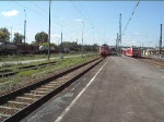 BR 111 mit einem RE bei der ausfahrt aus Rosenheim.
