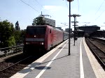 BR 189 am D247 und an ihn vorbei f�hrt RE1 38083 Brandenburg Hbf-Werder Havel-Potsdam Hbf-BERLIN ZOOLOGISCHER GARTEN-Berlin Ostbahnhof-Hangelsberg-F�rstenwalde (Spree)-Frankfurt (Oder)