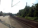 Der RE1 Pendelzug f�hrt morgens Richtung Brandenburg von Potsdam ohne halt nach Brandenburg.
