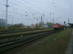 114 030-0 mit RE33107(von Rostock Hbf.nach Lutherstadt Wittenberg)  beim Rangieren im Rostocker Hbf.(24.10.09)