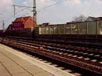BR 140 mit Kesselwagen bei der Durchfahrt des Bahnhofes Hannover/Linden am 07.04.2009