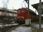 Ausfahrt Gterzug in Lehrte in Febura 2010, mit BR 140