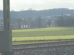 Ein ziemlich eckiger Lokzug angeführt von 140 538 mit 155 223/089/105/018/ 140 491 und 155 267 als (Tfzf 69590 RMR - HSR (Sdl.)). Hier zwischen Friedlos und Mecklar mit Fahrtrichtung Norden. Aufgenommen am 27.02.2010.