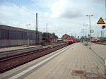 Die 143 325 stellt am 15.06.2009 die RB nach Kronach am Gleis 3 in Lichtenfels bereit.
