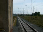 Eine RB nach Leinefelde mit 143 053-7 an der Spitze erreicht Bleicherode Ost auf Gleis 3.