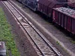 BR 151 rauscht mit einem Containerzug in den Seelzer Rbf. ein.21.05.2009.Gefilmt von der Fussgngerbrcke.