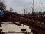 Eine BR 155 mit Containerwagen bei der Einfahrt in den Seelzer Rangierbahn am 28.03.2009