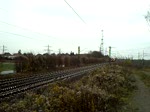 Eine E-Lok der BR 155, fhrt mit Gterzug durch Ahlten. am 14.11.09.
