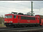 155 201-7 mit geschlossenen Autotransportwagen in Fahrtrichtung Norden durch Eschwege West. Aufgenommen am 09.04.2010.