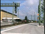 Eine 155 fuhr mit einem Gterzug kommend durch den Bremer Hauptbahnhof am 12.6.