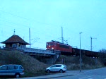 Abfahrt von 155 084 mit Leerzug nach Peitz Ost am 7. April 2008 im Rgendammbahnhof in Stralsund.