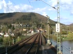 Eine BR 155 mit Audi Gterzug am 04.04.11 in Neckargemnd Bhf 