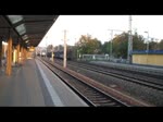 Am Abend des 22.10.2011 durcheilt die 186 142-6 von Captrain den Bahnhof Pirna in Richtung Dresden.