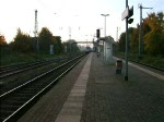ICE1003 von Warnemnde nach Mnchen Hbf.bei der Durchfahrt im S-Bahnhof Rostock-Bramow.(11.10.08) 