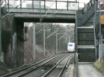 ICE 706 kommend von Mnchen Hbf durchfhrt hier den Bahnsteig Leipzig/Mckern wo er in ca. 5min in Leipzig Hbf halt macht und spter weiter fhrt nach Hamburg-Altona wo er auch dort endet.Aufgenommen am 03.03.2012 in Leipzig