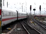 Der ICE 576 nach Hamburg Altona bei der Ausfahrt Frankfurt am Main. Der nchste halt Kassel-Wilhelmshhe. Aufgenommen am 25.09.07