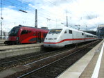 Zwei ICE 2 BR 402 verlassen München HB am 16.05.2009 (Bahnbildertreffen München und ich mit ner Fahne...)