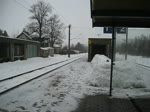 Ein ICE 2 durchfuhr am 12.12.10 als IC 1108 (Ersatzzug fr IC 2208) Stockheim(Oberfr) Richtung Saalfeld(S).