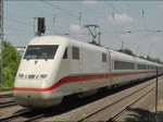 Die ICE-Linie von Düsseldorf und Köln nach Berlin wird vom ICE 2 bedient. Zu sehen sind am 9. Juli 2013 bei der Fahrt durch Hamm-Heessen die Triebzüge 221 (402 021) mit 237 (402 037), 219 (402 019) mit 229 (402 029) und 210 (402 010) mit 218 (402 018) sowie 220 (402 020) mit 211 (402 011).